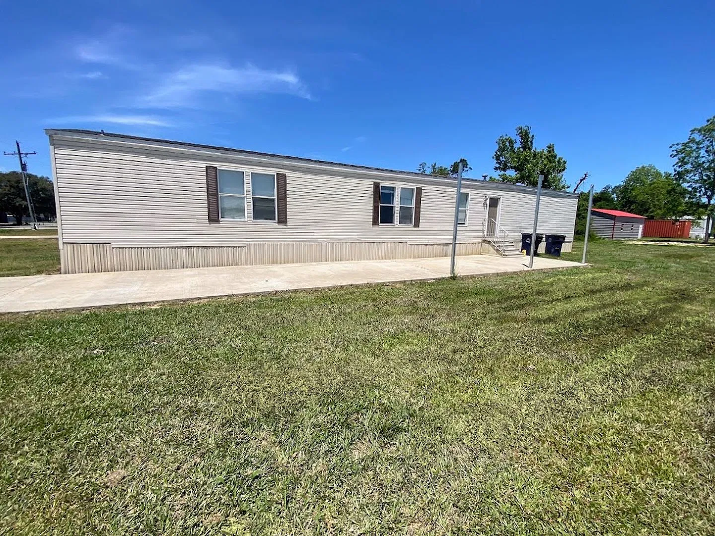 3-Bedroom 2-Bathroom Mobile Home | Just Minutes from the Helms Road LNG Park & Ride — Photo 1