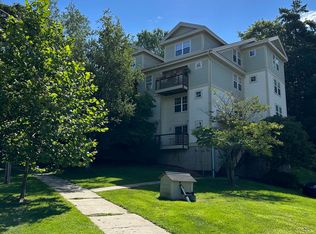 239 Hildred Dr, Burlington, VT 05401