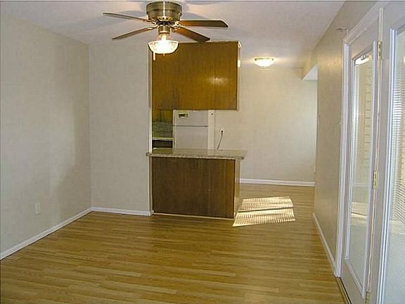 4th image of 467 Arwine Dr