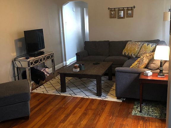 4th image of 1078 Oregon Ave