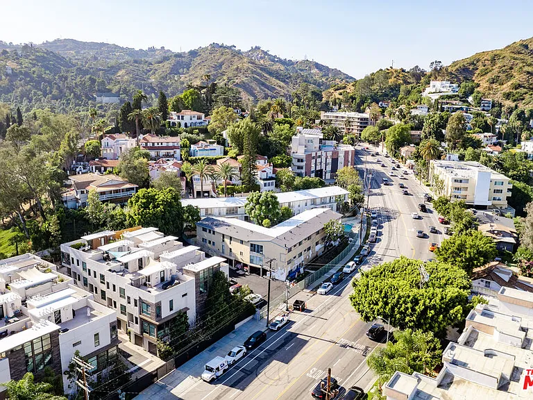 2111 N Cahuenga Blvd #2 — Photo 39
