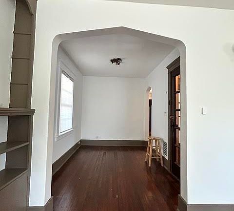 5th image of 105 Florence Ave