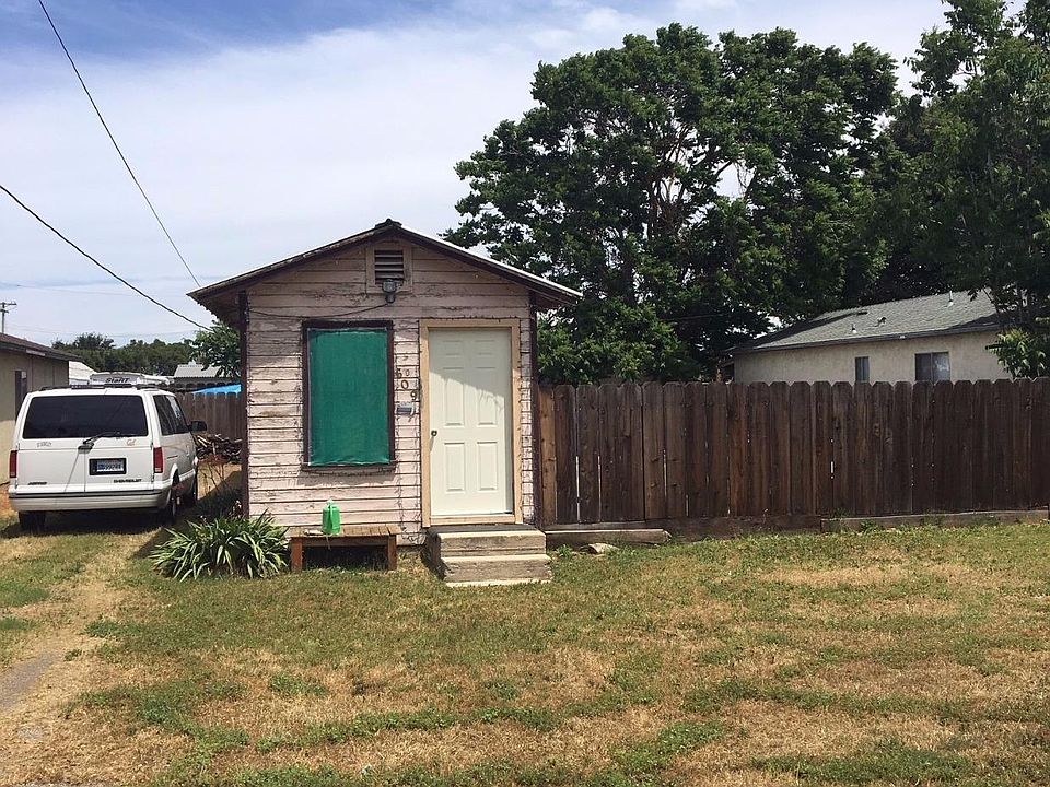 1st image of 609 S Sierra Ave