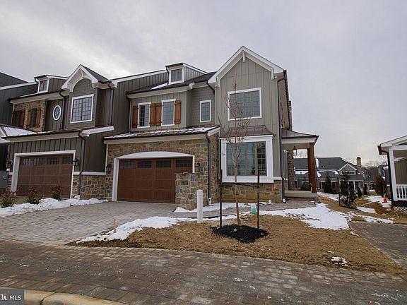 2nd image of 1106 Invermere Rd