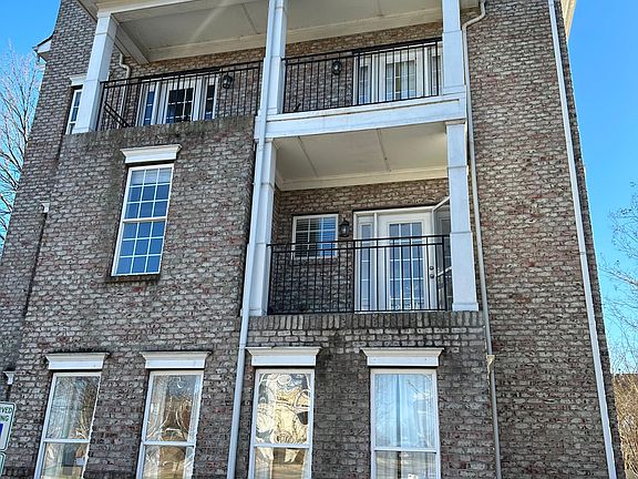 3rd image of 110 Town Center Dr #110