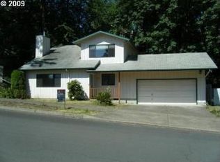 668 S 44th St, Springfield, OR 97478