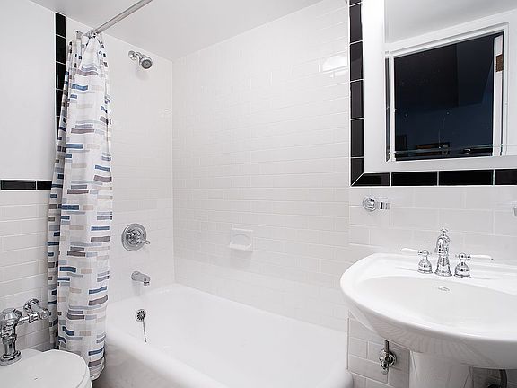 3rd image of 45 Tudor City Pl APT 1212
