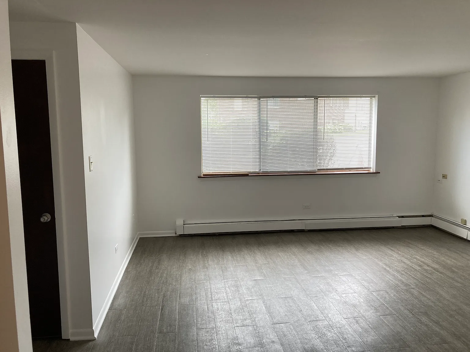 1 bed, 800 sqft, $1,150 — Photo 2