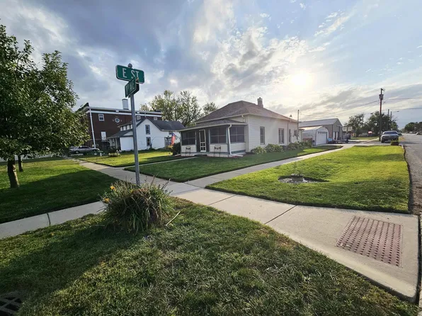 506 8th Ave, Fairmont, NE 68354