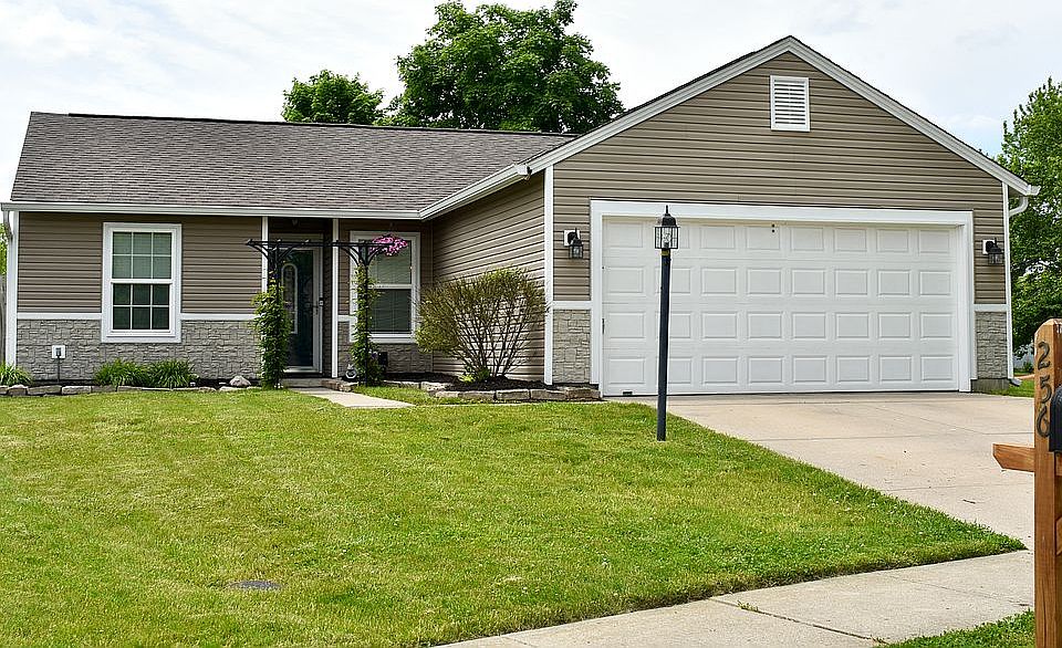 1st image of 256 Glenwood Ct
