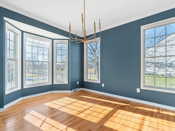 4th image of 1 Candlewood Dr