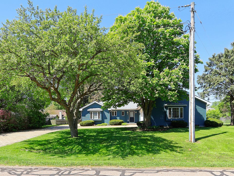 1st image of 558 Beachview Dr