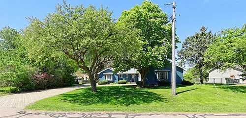 558 Beachview Dr Photo 1
