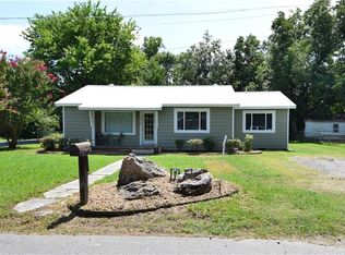 1102 W Chickasaw Ave, Sallisaw, OK 74955