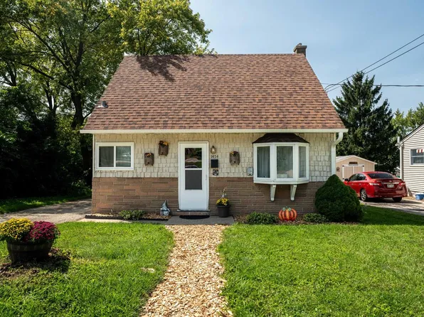 1454 Cleveland AVENUE, Waukesha, WI 53186