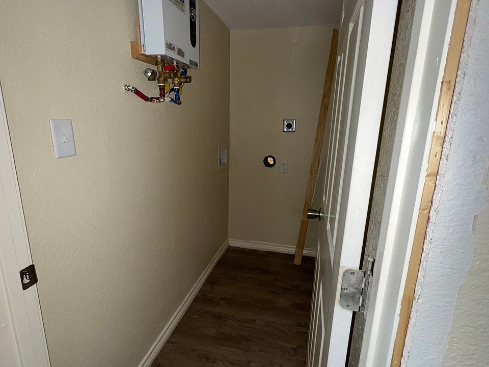 1st image of 1204 Prosperity St