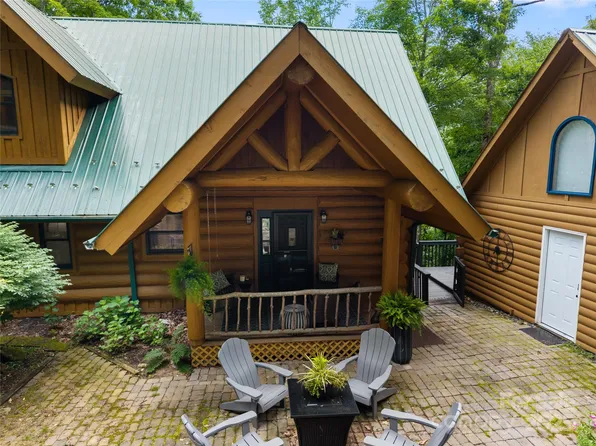 205 Chestnut Vlg, Mars Hill, NC 28754