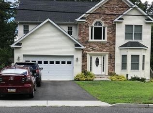 539 Trenton Ave, Oakhurst, NJ