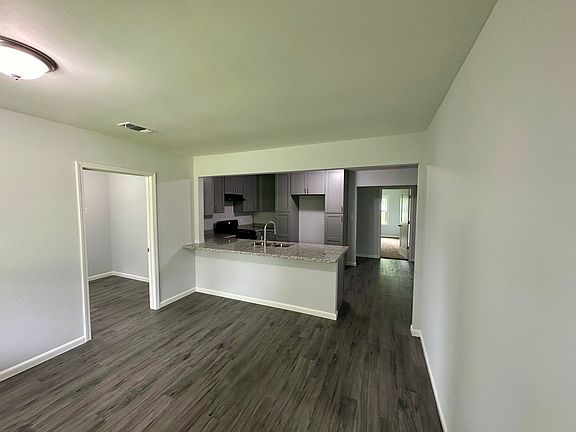 3rd image of 100 Brockman St