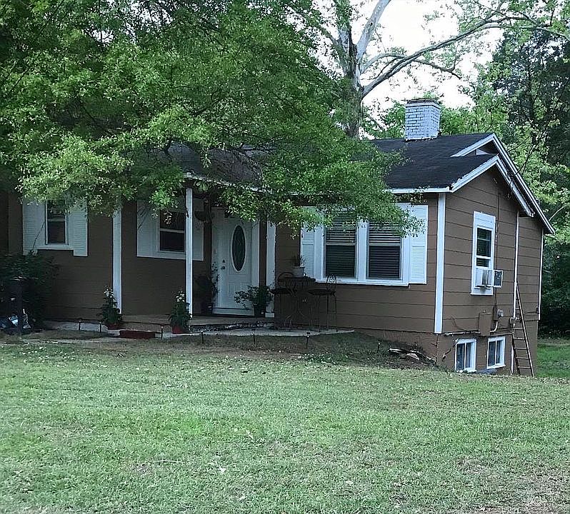 2nd image of 206 Cotton St