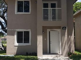 8021 NW 14th Pl, Miami, FL