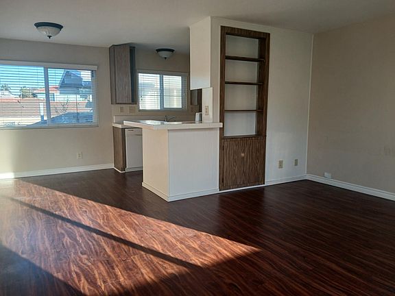 2nd image of 1057 Diamond St APT 4