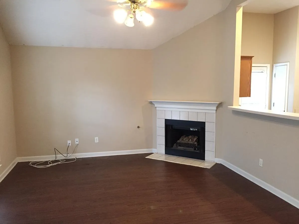 Building Photo - 9273 Grove Manor Dr