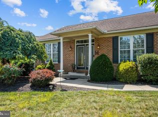 9 Meadow View Ct, Mechanicsburg, PA 17050