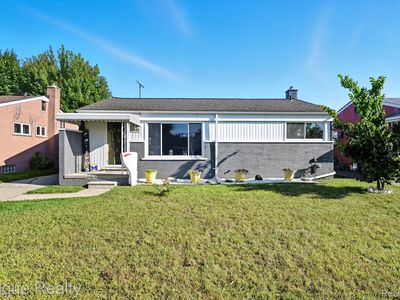 31640 Ann Arbor Trl, Westland, MI, 48185