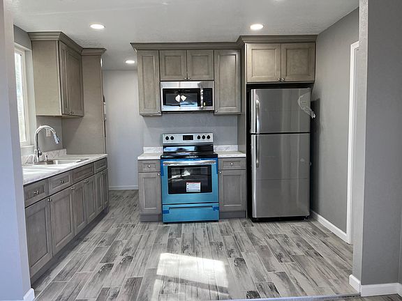 2nd image of 621 1/2 Cibola St