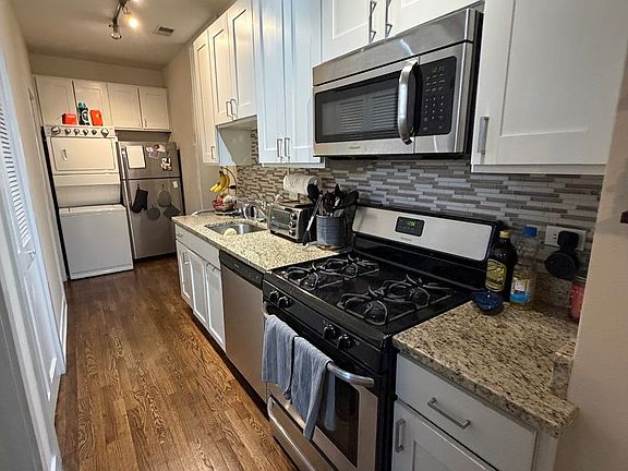 3rd image of 3161-73 N Orchard St #31731