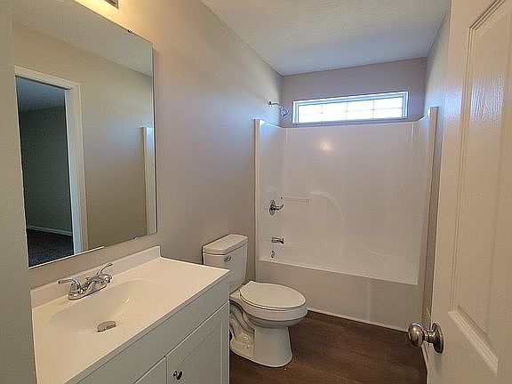 4th image of 1498 Clovernook Dr