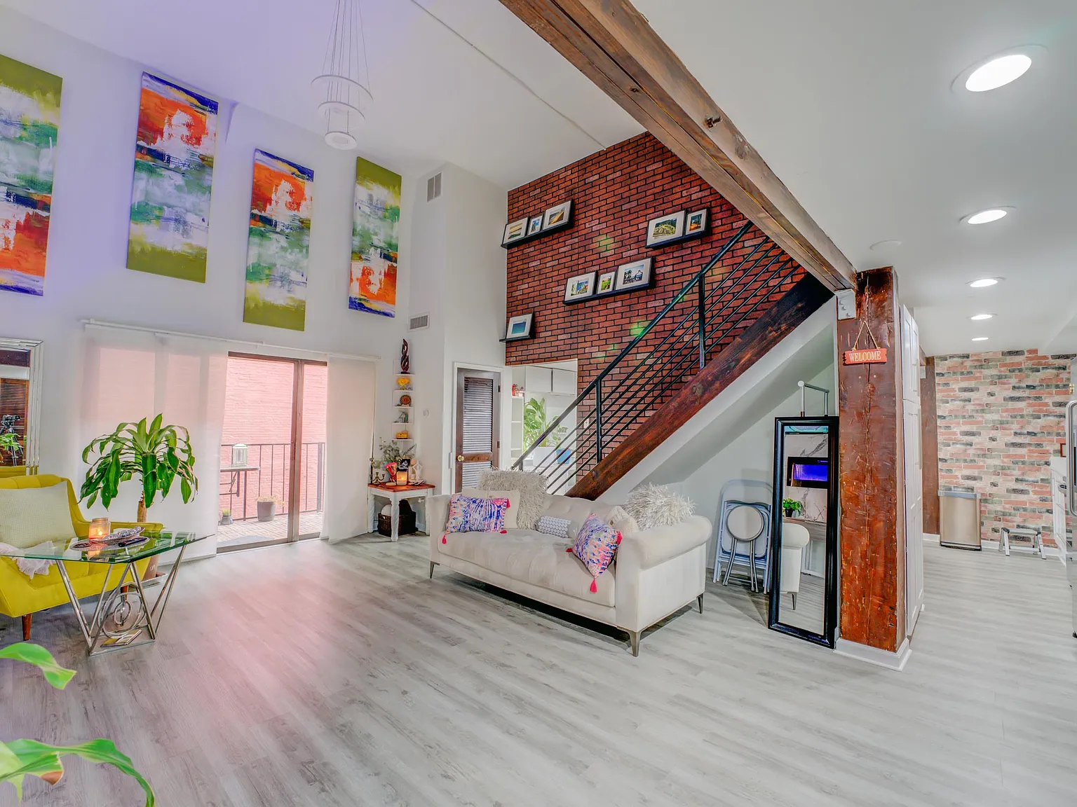 2 bed, 1.0 bath, 1209 sqft, $1,940 — Photo 4
