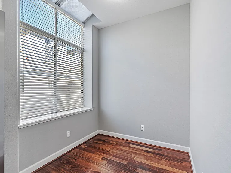 1103 Emerald Bay Ln — Photo 10