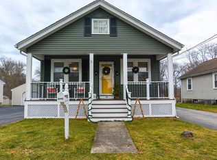 29 Oak Ave, Taunton, MA 02780