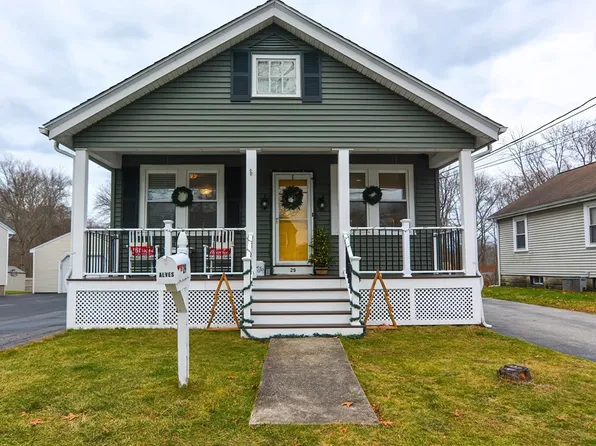 29 Oak Ave, Taunton, MA 02780