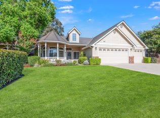2836 N Crenshaw St, Visalia, CA 93291