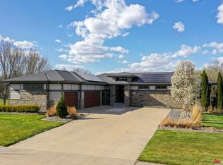 3120 W Covered Bridge Dr, Lincoln, NE 68523