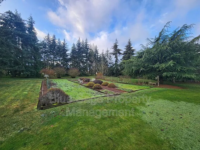 241 Evans Rd — Photo 32