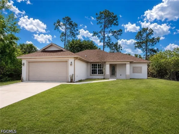 2907 12th St W, Lehigh Acres, FL 33971