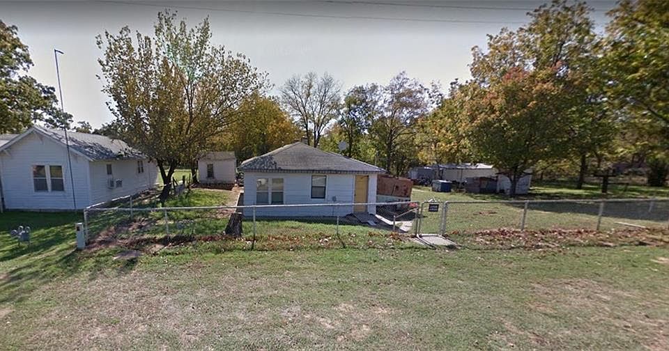 2nd image of 336675 E Warwick Ave