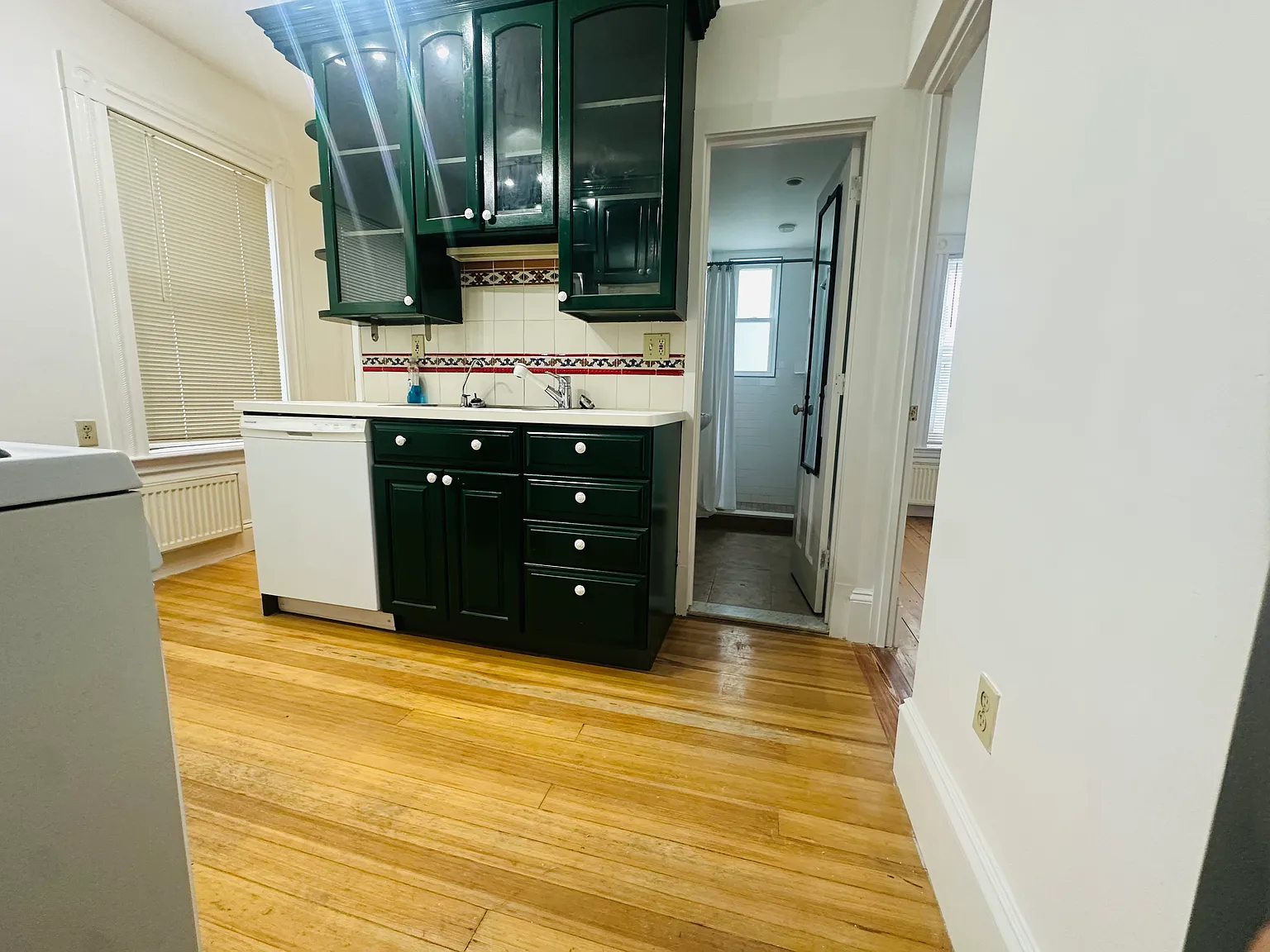 2 bed, 700 sqft, $2,445 — Photo 3
