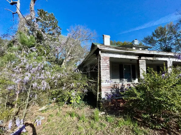 925 Nicholas St, Henderson, NC 27536