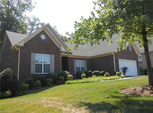 26 Bluff Ridge Ct, Greensboro, NC 27455