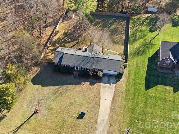 4th image of 4214 Glen Haven Dr SW