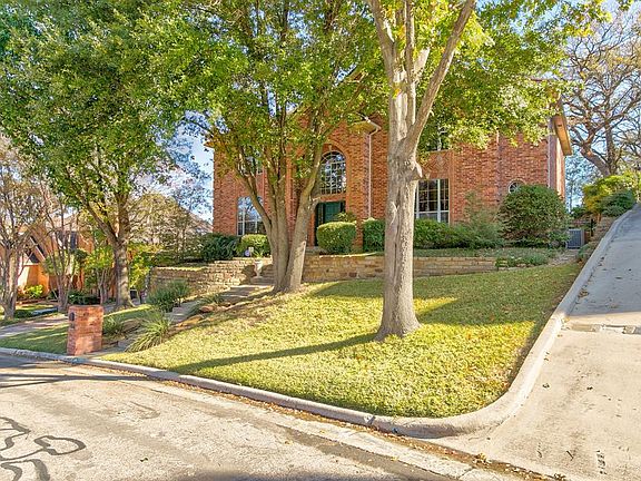 2nd image of 3015 Iron Stone Ct