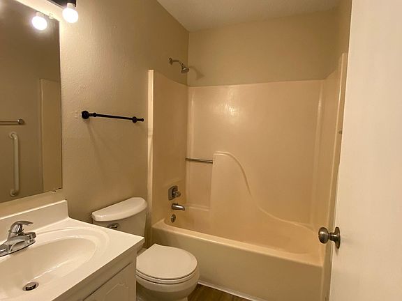 5th image of 3909 Richmond Ct APT A