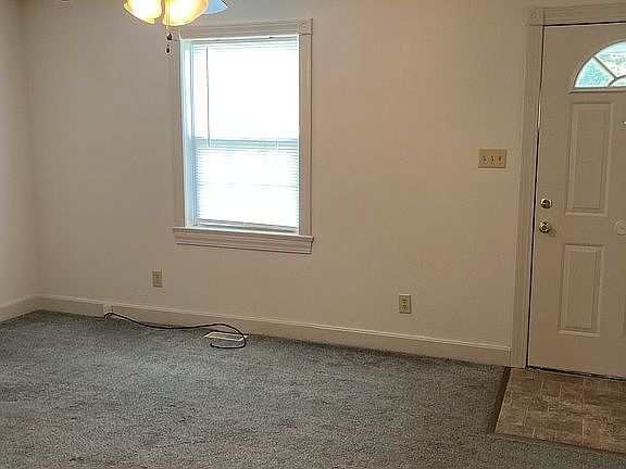 3rd image of 2521 E 10th St