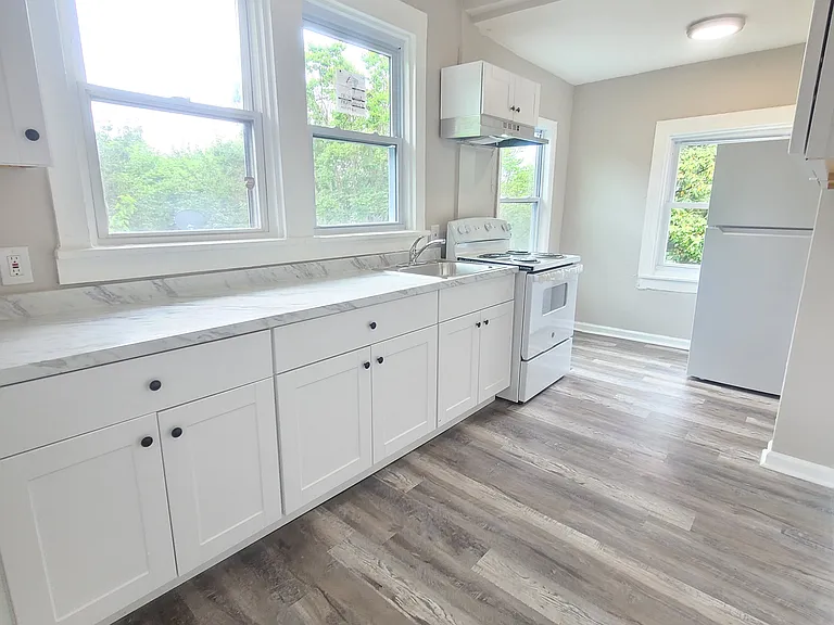 207 N Franklin Blvd #B — Photo 1