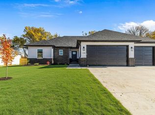 1418 N Collins Dr, Republic, MO 65738